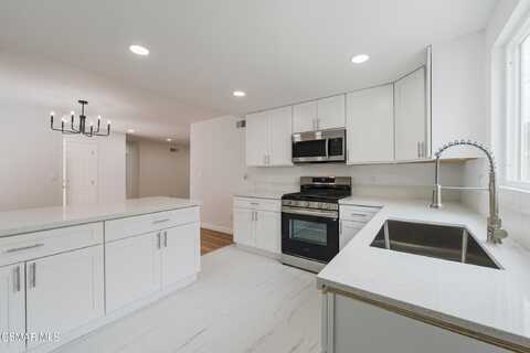 1477 Dinsmore Street, Simi Valley, CA 93065