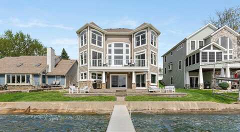 275 Lane 101 Hamilton Lk, Hamilton, IN 46742