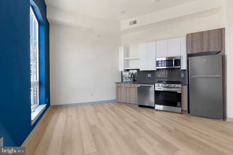 689 N BROAD STREET, PHILADELPHIA, PA 19123