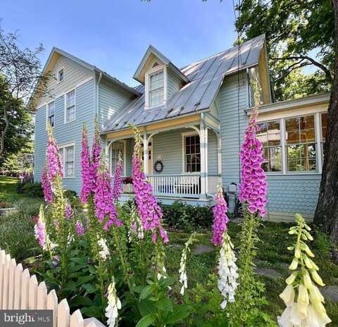 213 W HIGH STREET, SHEPHERDSTOWN, WV 25443