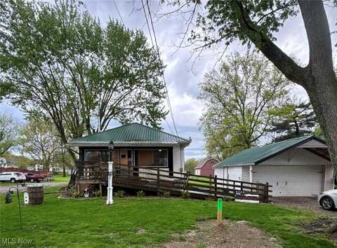 7069 Flenner Street SW, Navarre, OH 44662