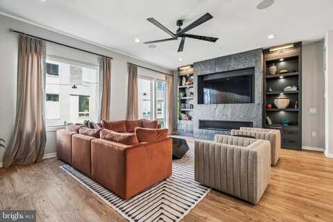 3206 BIRCHVIEW WALK, PHILADELPHIA, PA 19125