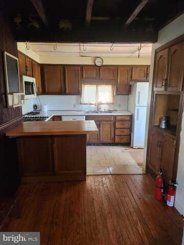 2088 TOLLGATE ROAD, PALM, PA 18070