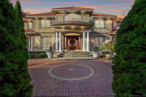 79 Comstock Hill Avenue, Norwalk, CT 06850