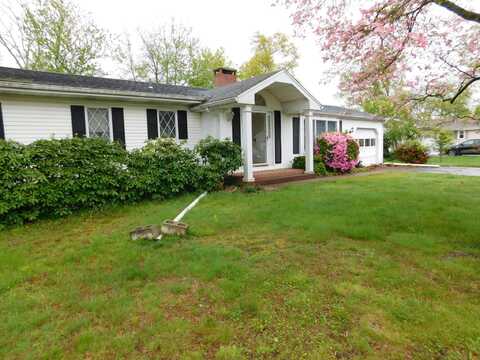 42 Riverside Drive, Branford, CT 06405