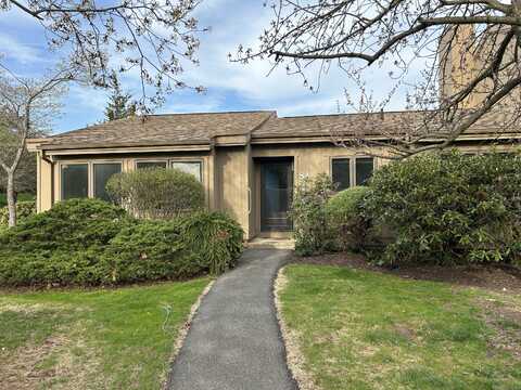 8 Pilgrim Harbor, Wallingford, CT 06492