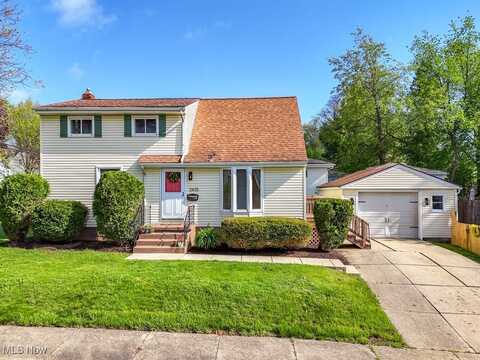 2435 Scotland Drive, Akron, OH 44305