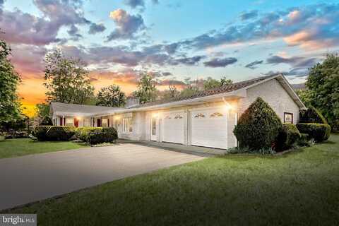 6 SUMMER DRIVE, GETTYSBURG, PA 17325