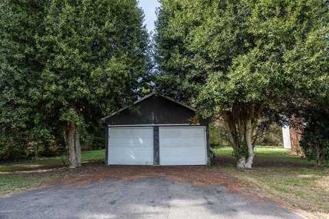 21 Cedar Lane, Kilmarnock, VA 22482