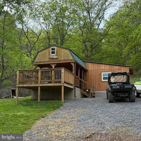 2381 POWERS HOLLOW RD, CABINS, WV 26855