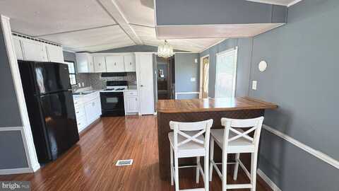 29 ROCKYWOOD LANE, ESSEX, MD 21221