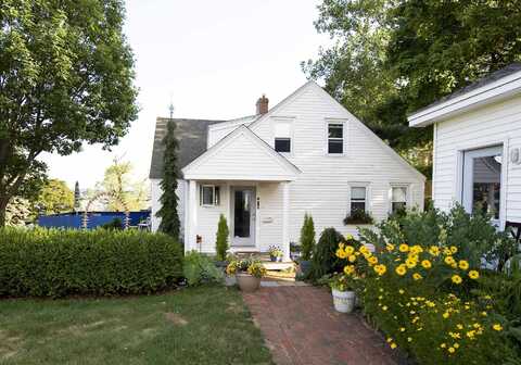 10 Island Avenue, Kittery, ME 03904