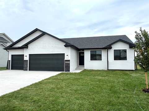 14507 North Valley Drive, Urbandale, IA 50323