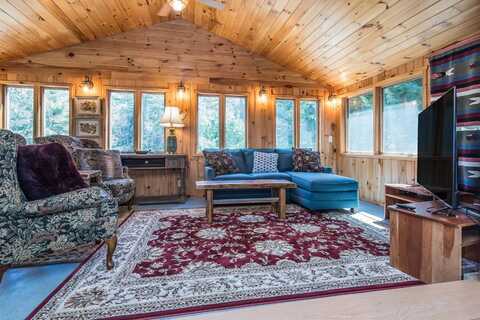 50 Rosewood Lane, Castleton, VT 05732