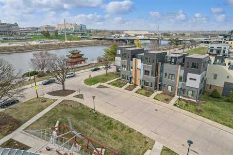118 E Center Street, Des Moines, IA 50309