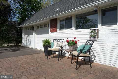 28 RUST HILL ROAD, LEVITTOWN, PA 19056