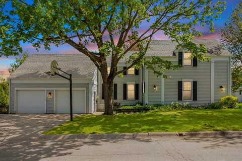 882 Laurel, Dubuque, IA 52003