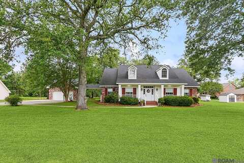 186 Sarah Victoria Drive, Belle Chasse, LA 70037
