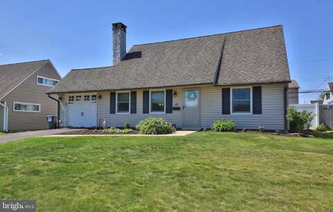19 PARKSIDE CIRCLE, LEVITTOWN, PA 19056