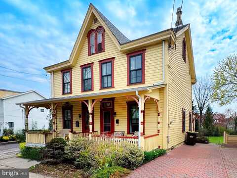 138 E OAKLAND AVENUE, DOYLESTOWN, PA 18901
