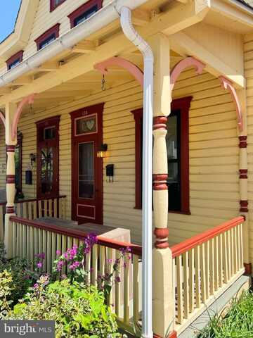 138 E OAKLAND AVENUE, DOYLESTOWN, PA 18901