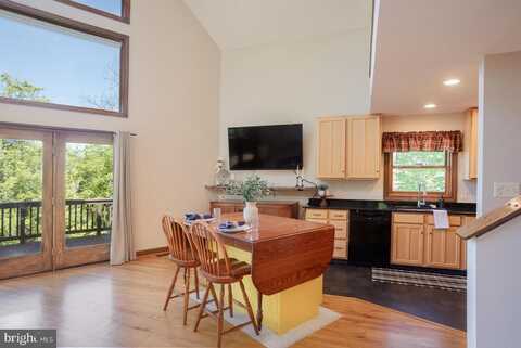 267 TOMAHAWK LANE, EDINBURG, VA 22824