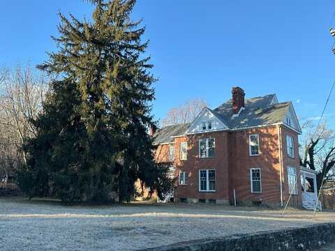 19 1st Street SW, Pulaski, VA 24301