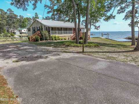 966 W Island View Road, Bath, NC 27808