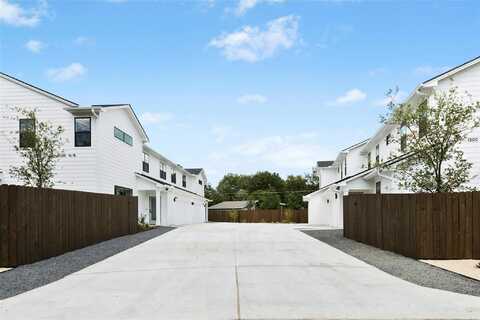 1500 Sylvan Glade unit 2b RD 2B, Austin, TX 78745