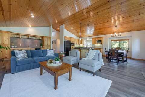 12386 Snowpeak Way, Truckee, CA 96161