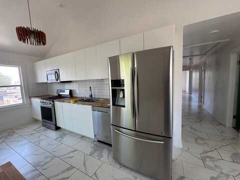 120 N Austin St, Marfa, TX 79843