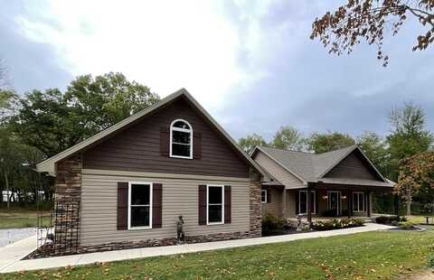 300 East Cove Road, MONTEREY, TN 38574