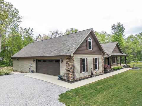 300 East Cove Road, MONTEREY, TN 38574