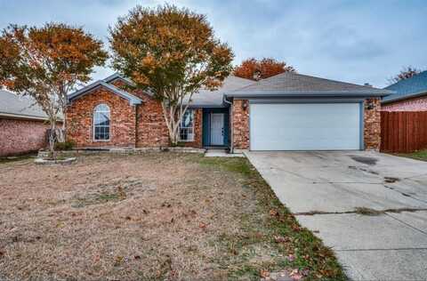 3805 Periwinkle Drive, Fort Worth, TX 76137