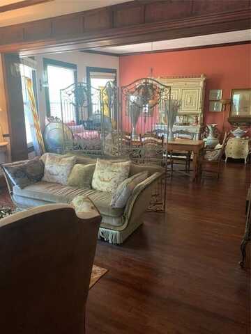 207 Taylor Street, Bowie, TX 76230