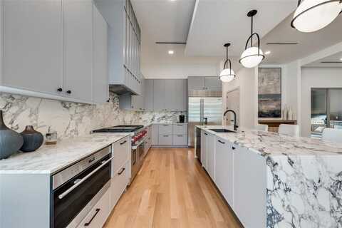 4528 W Amherst Avenue, Dallas, TX 75209