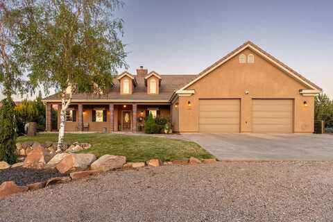 696 High Ground DR, Dammeron Valley, UT 84783