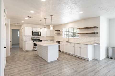 3037 Canyon View DR, Santa Clara, UT 84765