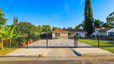 1406 Hampton Way E, Fresno, CA 93704