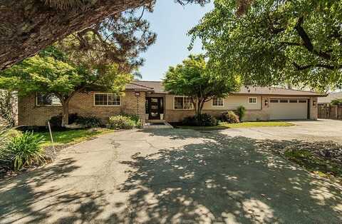 9798 Thompson S, Selma, CA 93622