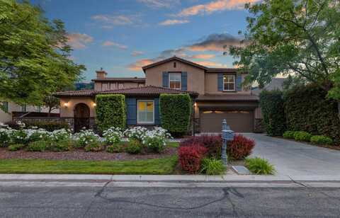 10615 Landmark Way E, Clovis, CA 93619