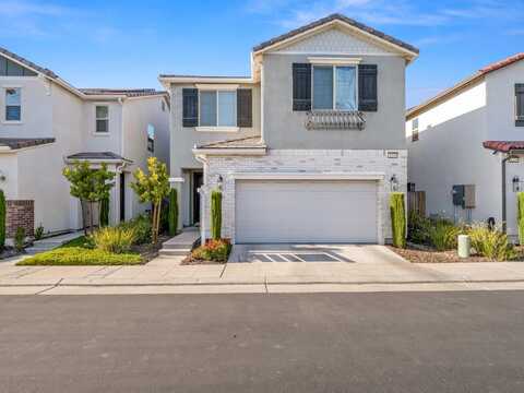 1370 Via Dorata Way E, Fresno, CA 93730