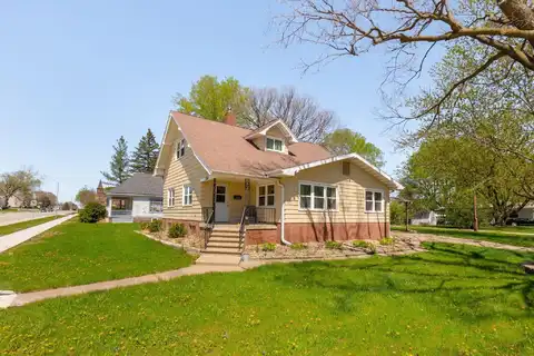 1524 Main St., Cedar Falls, IA 50613