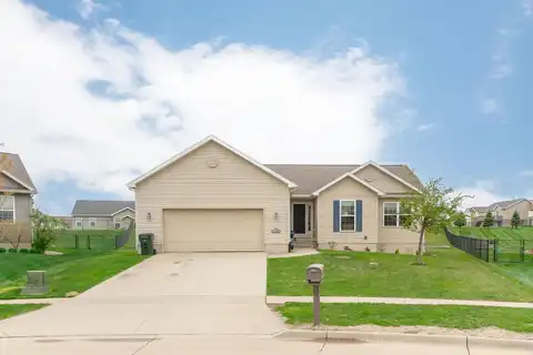 1529 Feather Run Trail, Cedar Falls, IA 50613
