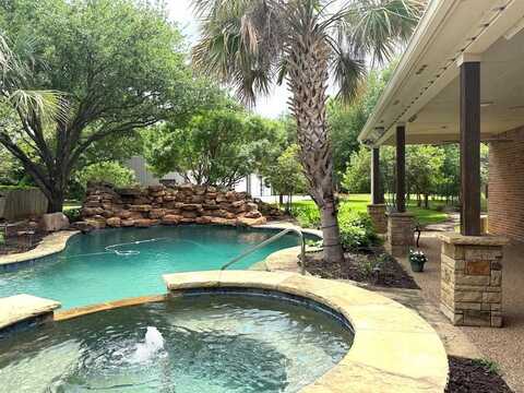 4432 Country Hill Road, Fort Worth, TX 76140