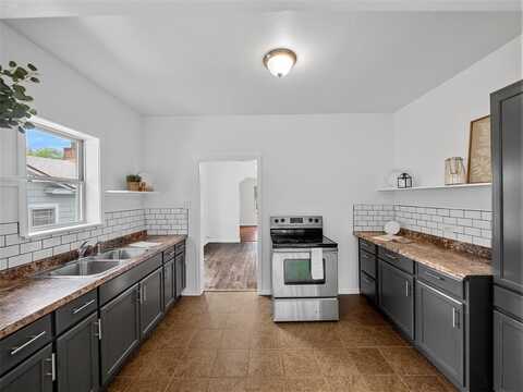 620 W Hanna Street, Denison, TX 75020