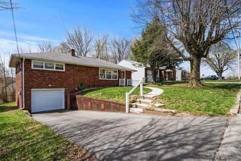 900 Aetna Dr, Ellwood City, PA 16117