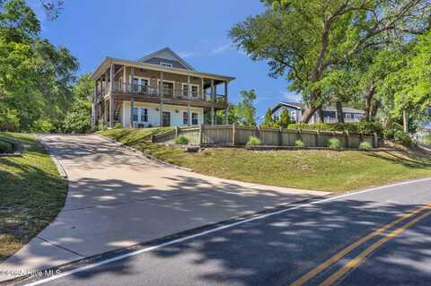 714 Hughes Road, Hampstead, NC 28443