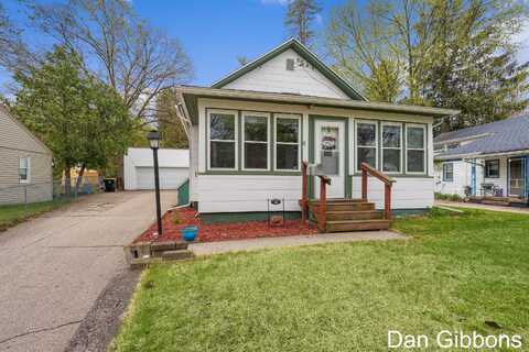 927 W Grove Street, Greenville, MI 48838
