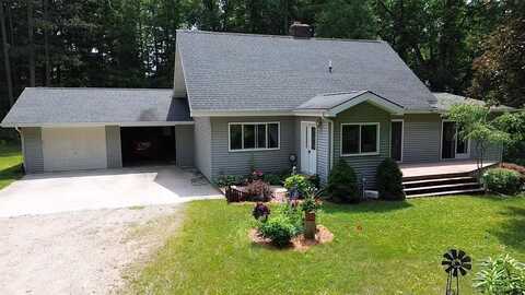 200 S Shearer Road, Gladwin, MI 48624